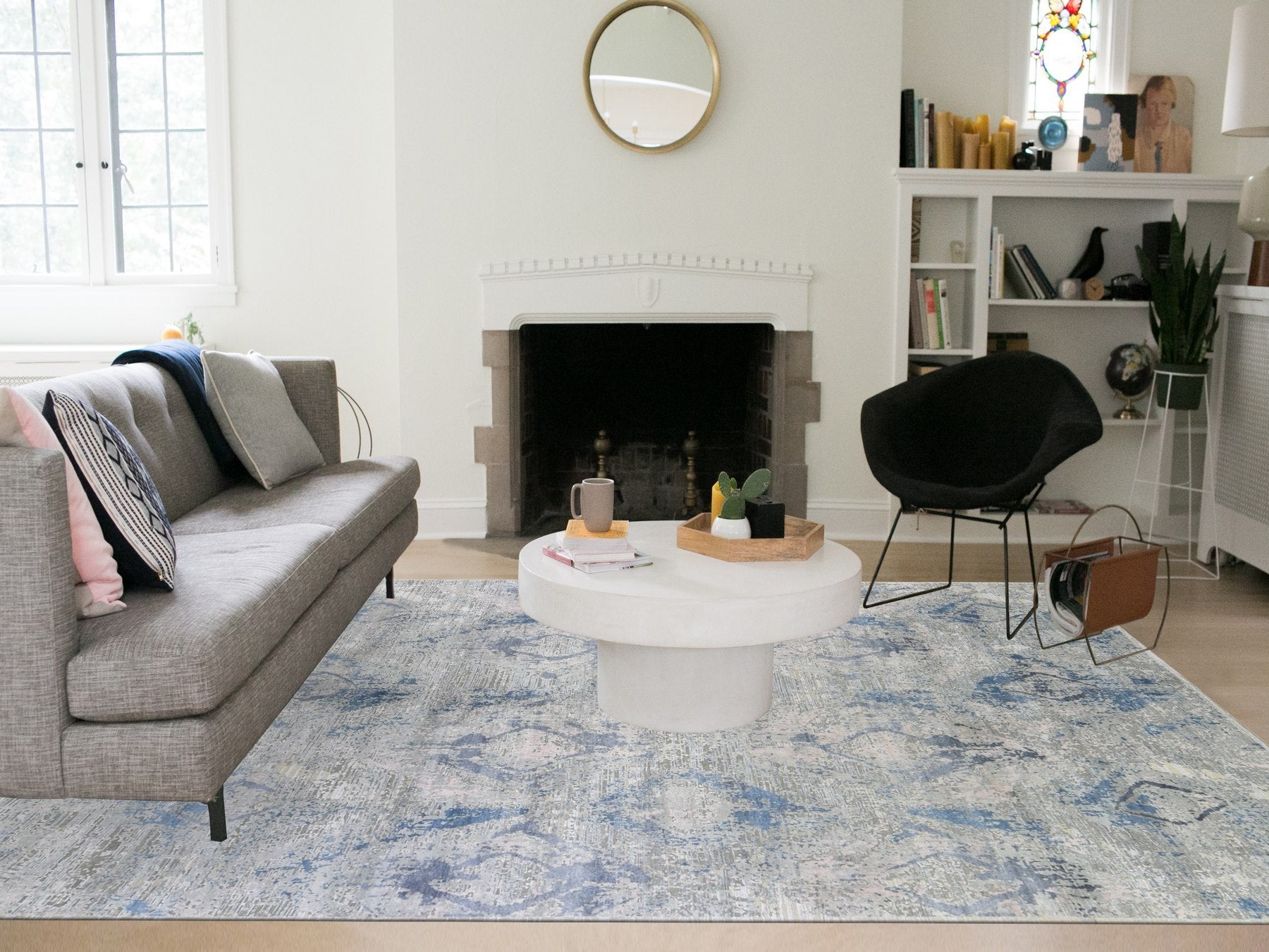 Modern / Contemporary hand-knotted wool/silk rug in Ivory, 9' x 12'1" — SKU O066876 (view 2)