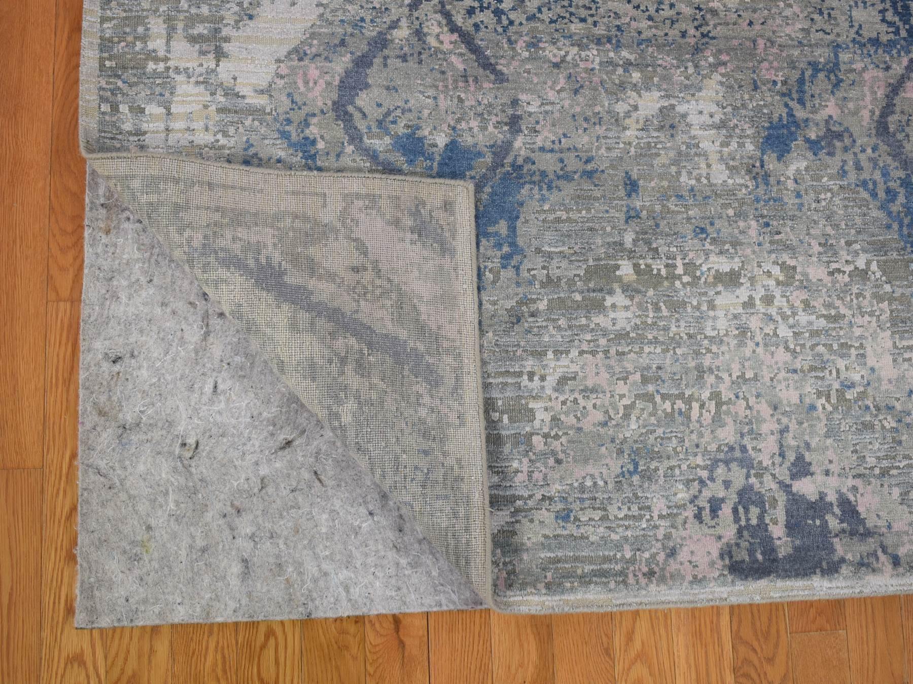 Modern / Contemporary hand-knotted wool/silk rug in Ivory, 9' x 12'1" — SKU O066876 (view 5)