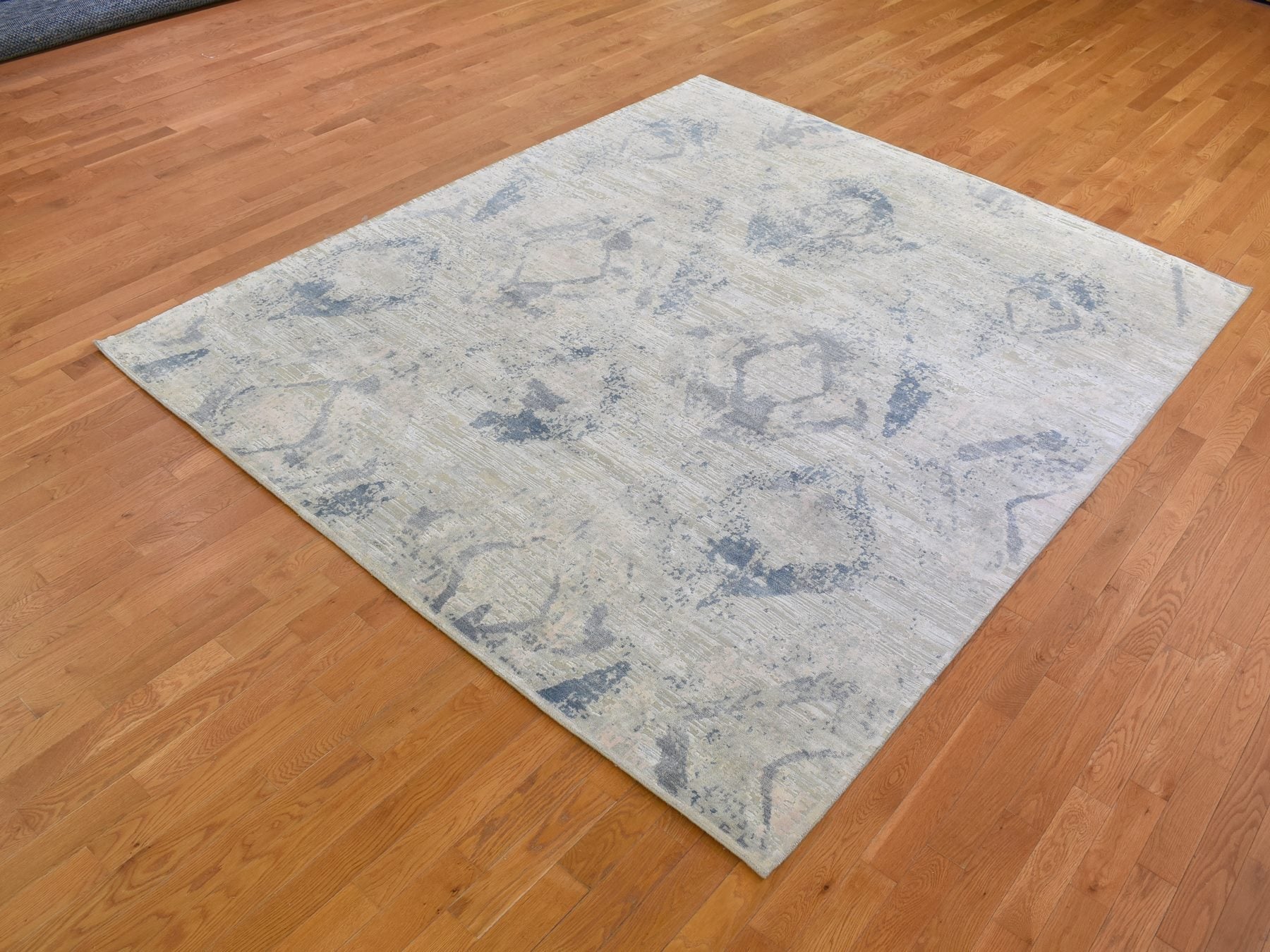 Modern / Contemporary hand-knotted wool/silk rug in Blue, 8' x 9'6" — SKU O066884 (view 2)