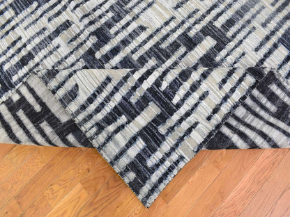 Ivory 8'0" x 10'1" Modern and Contemporary Hand knotted Wool/Silk Rug - Sku: O066958