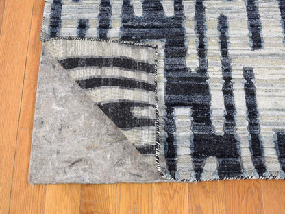 Modern / Contemporary hand-knotted wool/silk rug in Ivory, 8' x 10'1" — SKU O066958 (view 7)