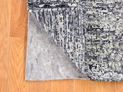 Modern / Contemporary hand-knotted wool/silk rug in Black, 3' x 5' — SKU O066967 (view 2)