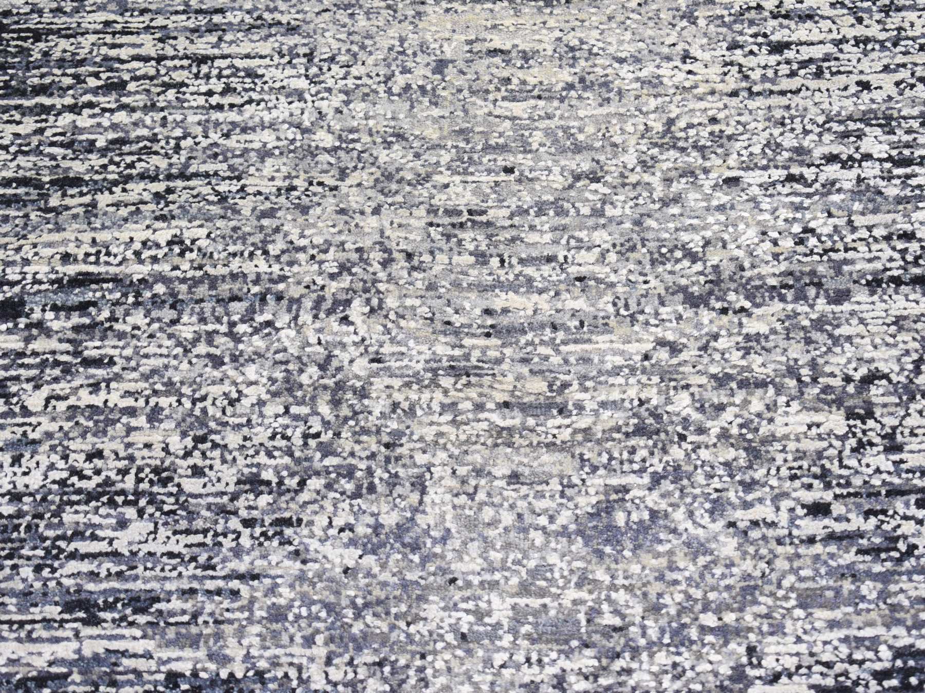 Modern / Contemporary hand-knotted wool/silk rug in Black, 3' x 5' — SKU O066967 (view 4)