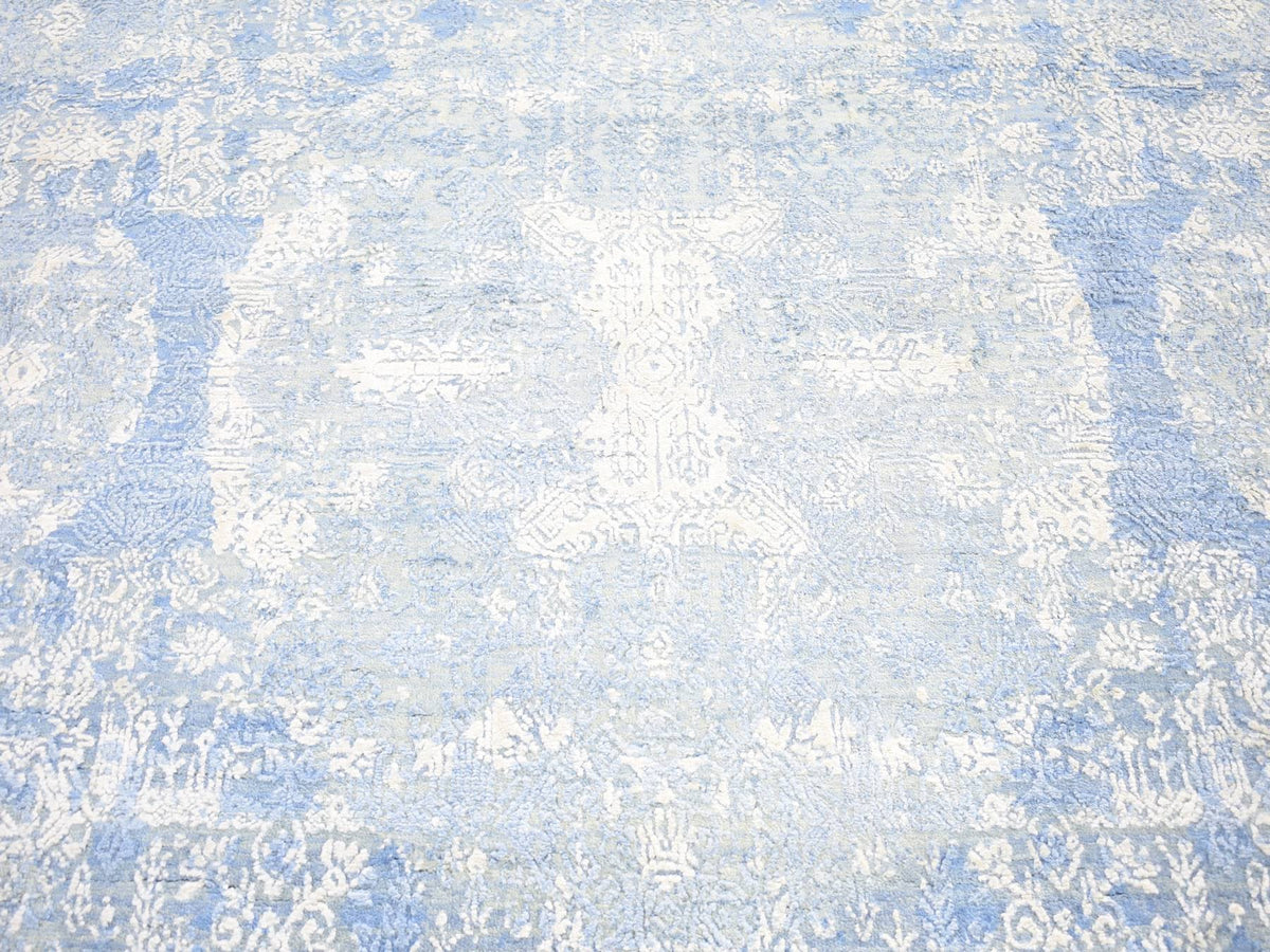 Modern / Contemporary hand-knotted wool/silk rug in Blue, 6' x 9'3" — SKU O066986 (view 4)