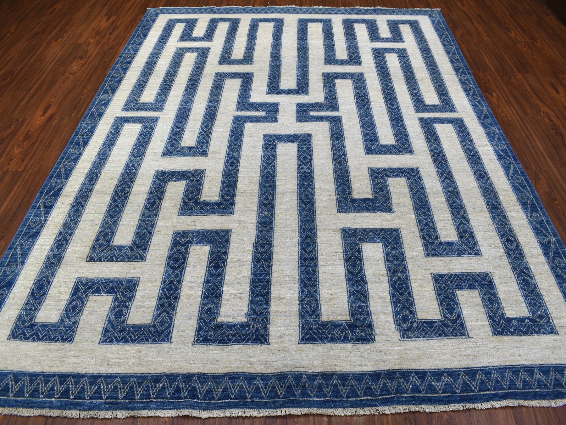 Oushak hand-knotted wool rug in Blue, 7'10" x 9'9" — SKU O067563 (view 2)