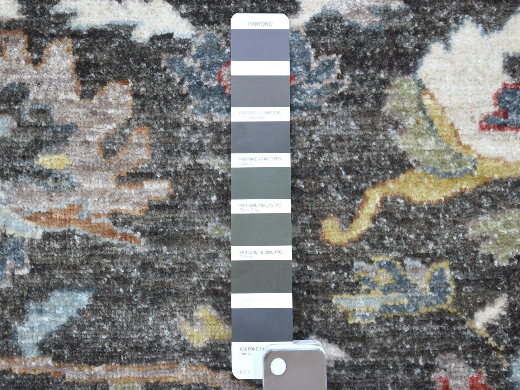 Peshawar Oushak hand-knotted wool rug in Gray & Ivory, 11'7" x 11'7" — SKU O067565 (view 8)