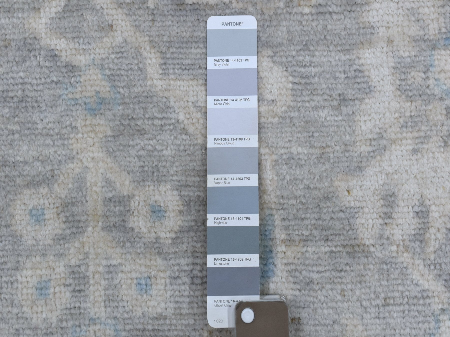 Oushak Oushak hand-knotted wool rug in Gray & Ivory, 6' x 9'2" — SKU O068142 (view 4)