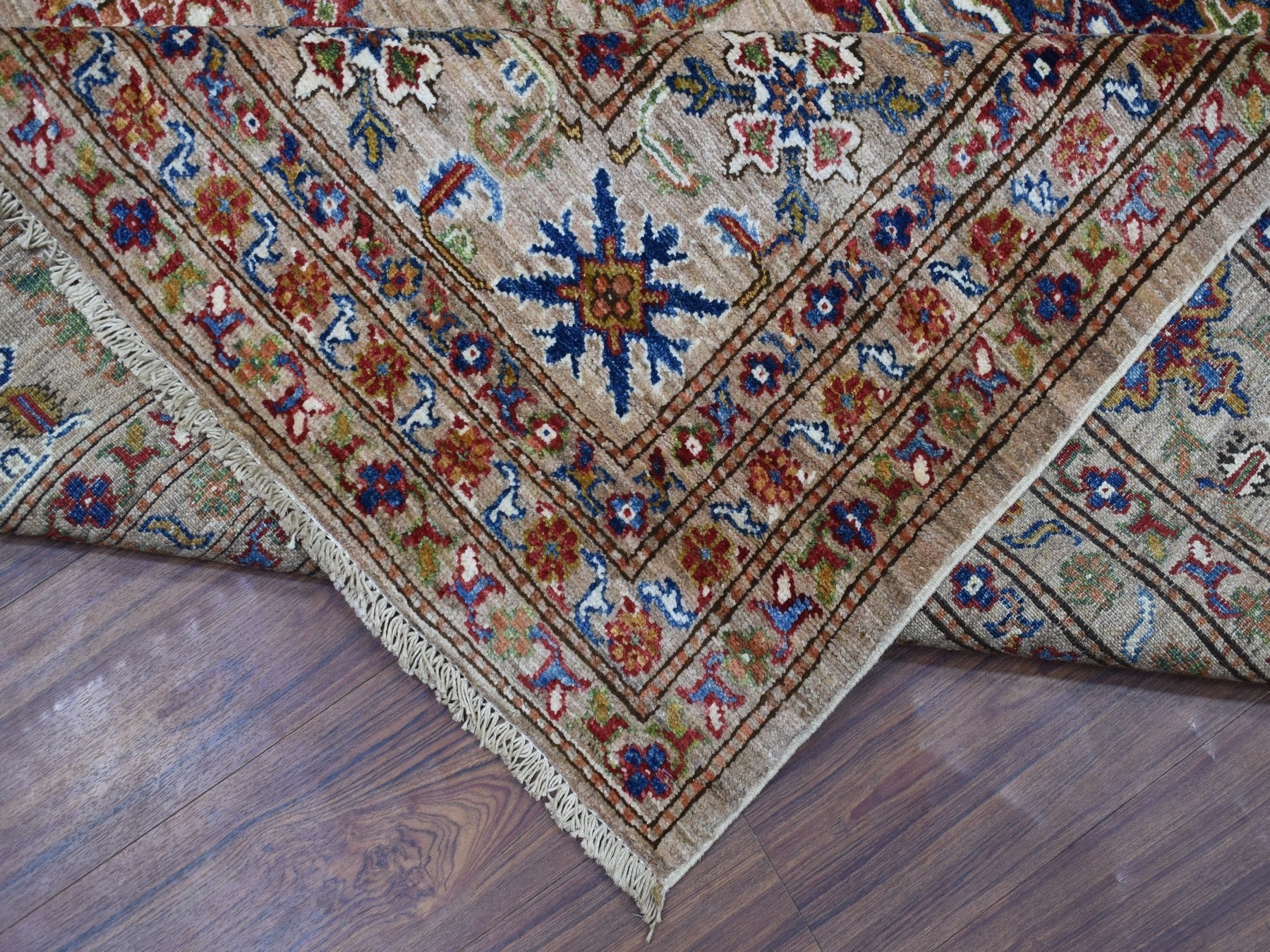 Kazak Kazak hand-knotted wool rug in Beige, 9' x 11'9" — SKU O068154 (view 6)