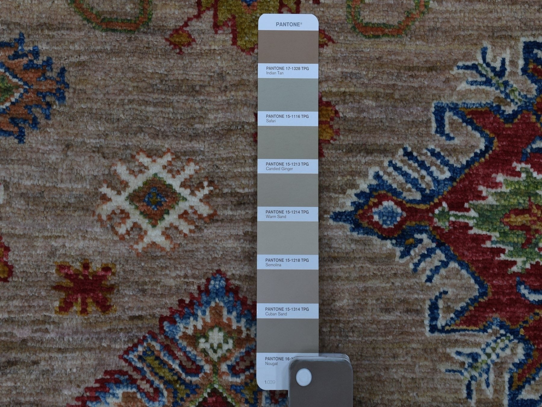 Kazak Kazak hand-knotted wool rug in Beige, 9' x 11'9" — SKU O068154 (view 7)