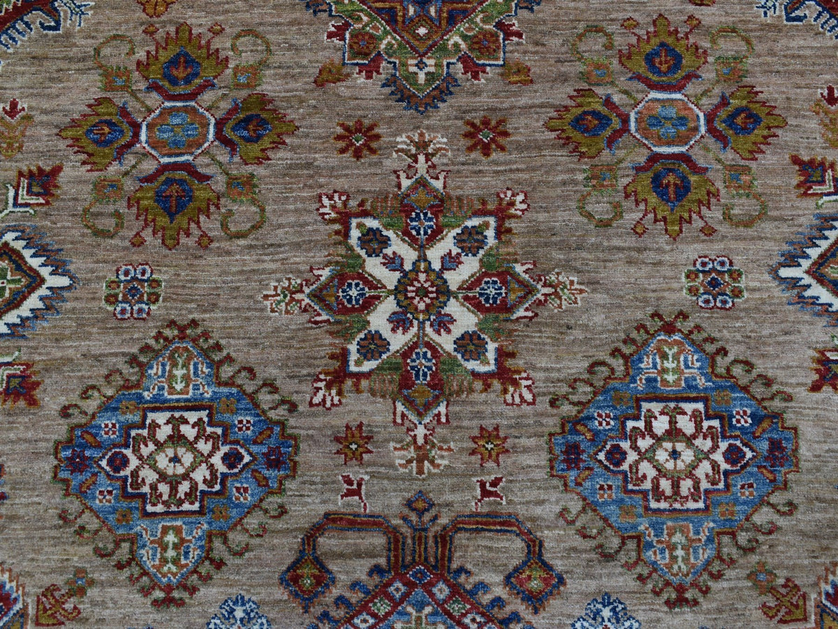 Kazak Kazak hand-knotted wool rug in Beige, 9' x 11'9" — SKU O068154 (view 8)