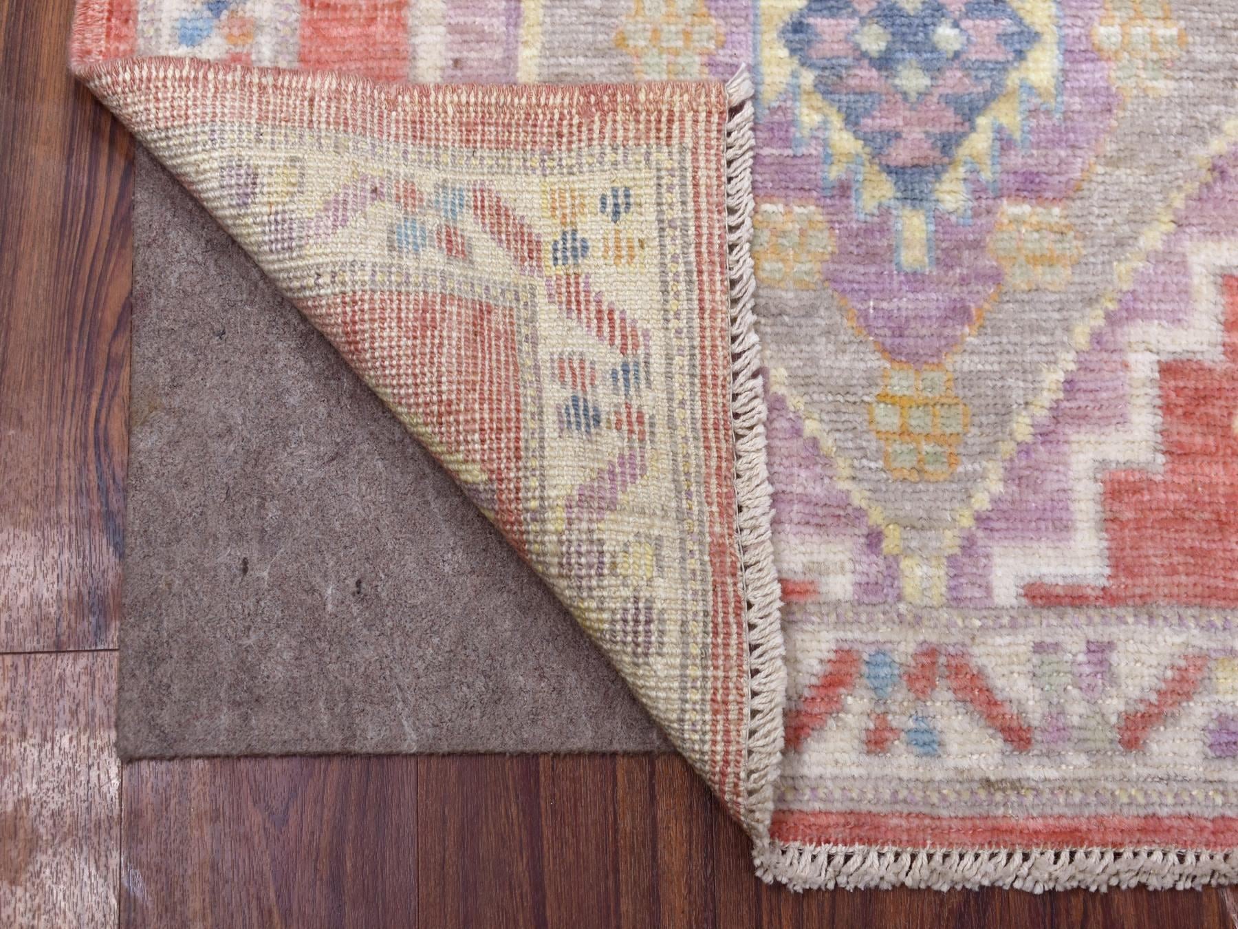 Oushak Oushak hand-knotted wool runner in Pink & Ivory, 2'9" x 10'5" — SKU O069057 (view 2)