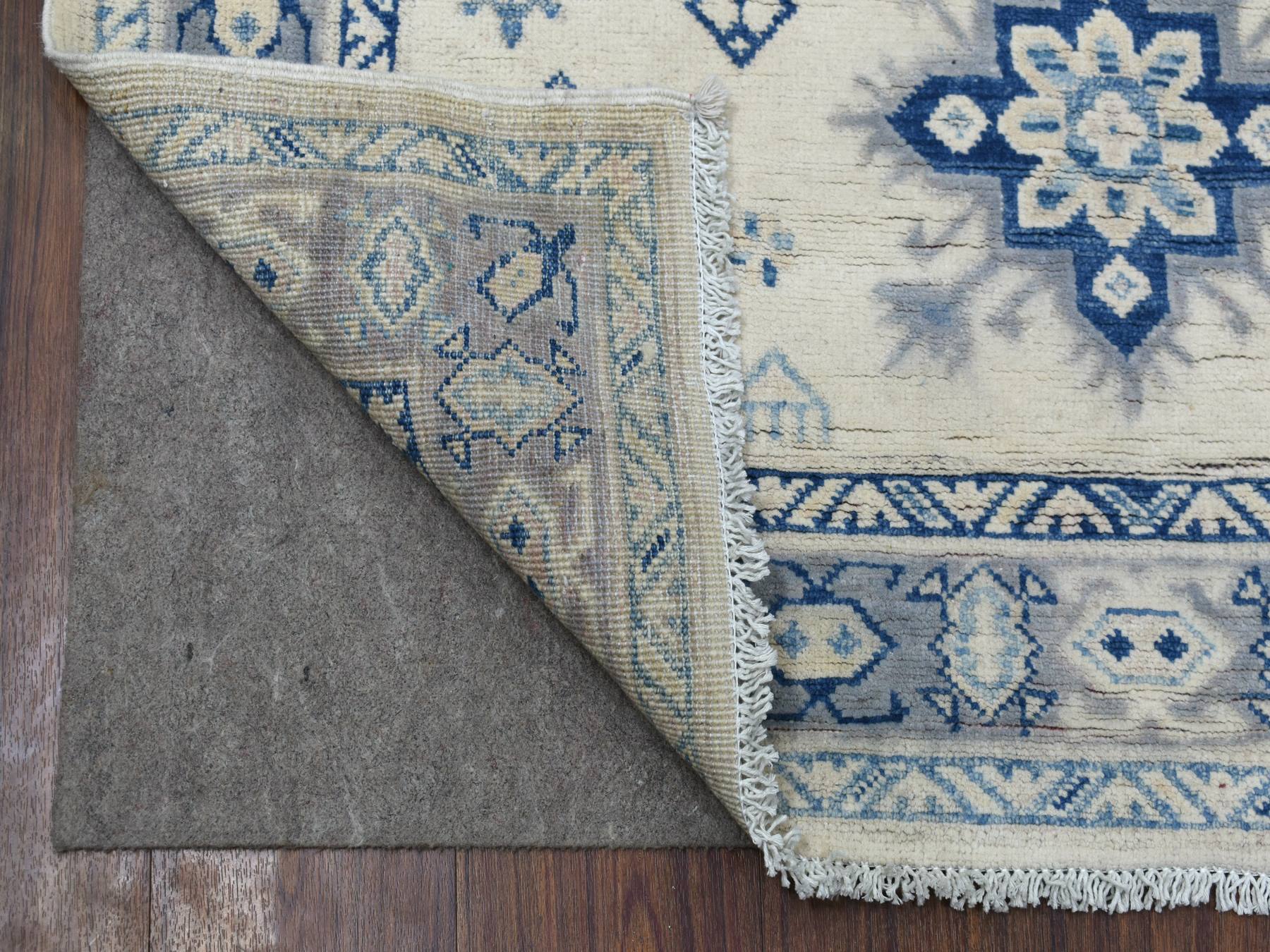 Kazak Kazak hand-knotted wool rug in Ivory & Gray, 3'9" x 5'9" — SKU O069302 (view 2)