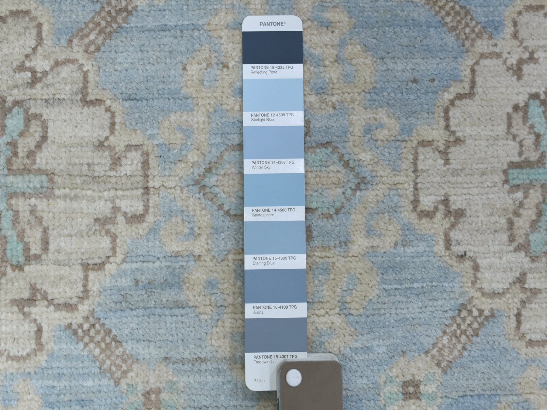 Peshawar Oushak hand-knotted wool runner in Blue & Beige, 2'9" x 15' — SKU O070267 (view 3)