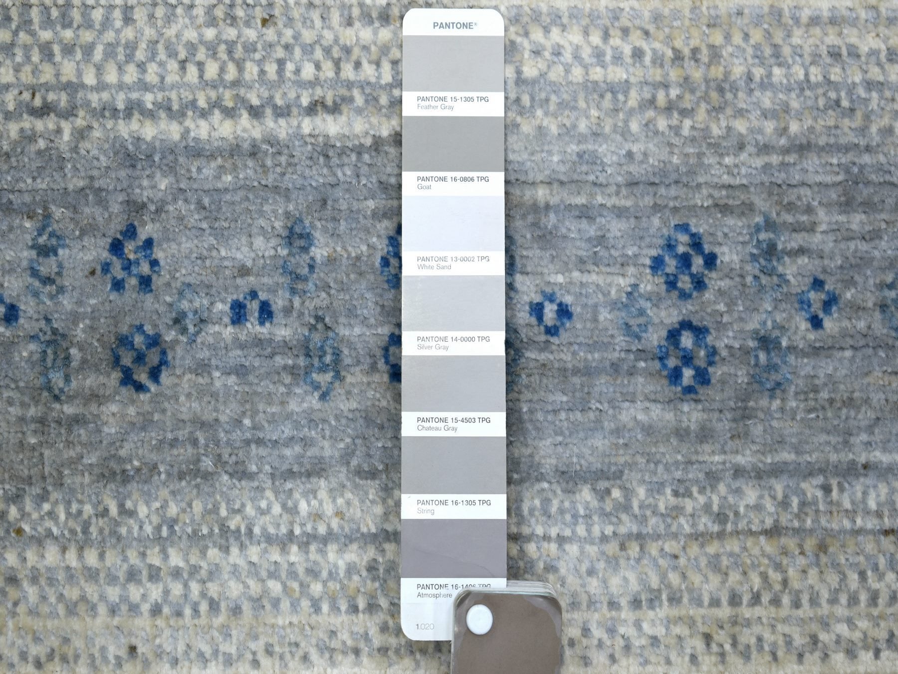 Gabbeh Tribal & Geometric hand-knotted wool rug in Gray, 4' x 5'9" — SKU O070699 (view 3)
