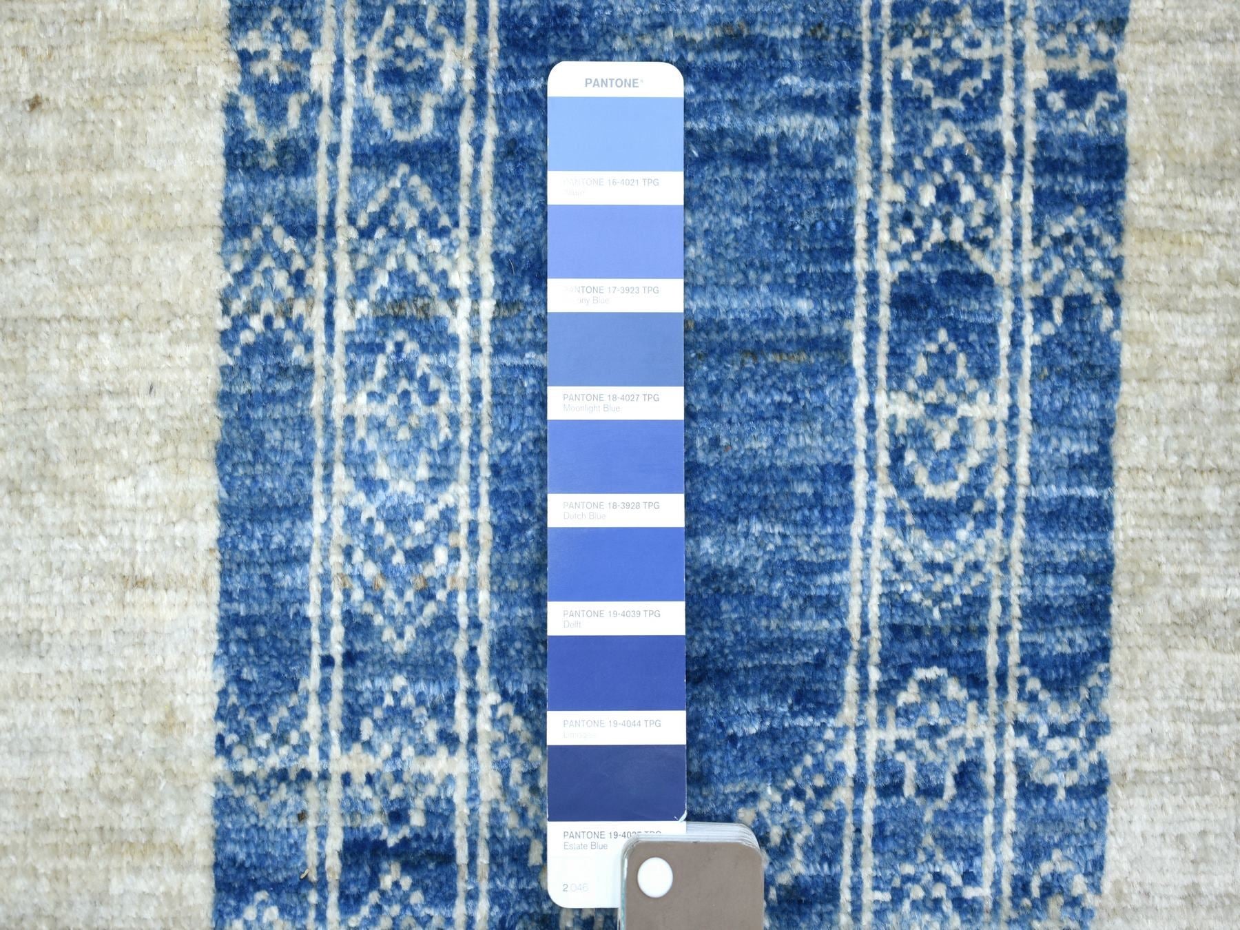 Peshawar Oushak hand-knotted wool rug in Blue, 5'10" x 8'9" — SKU O070934 (view 4)