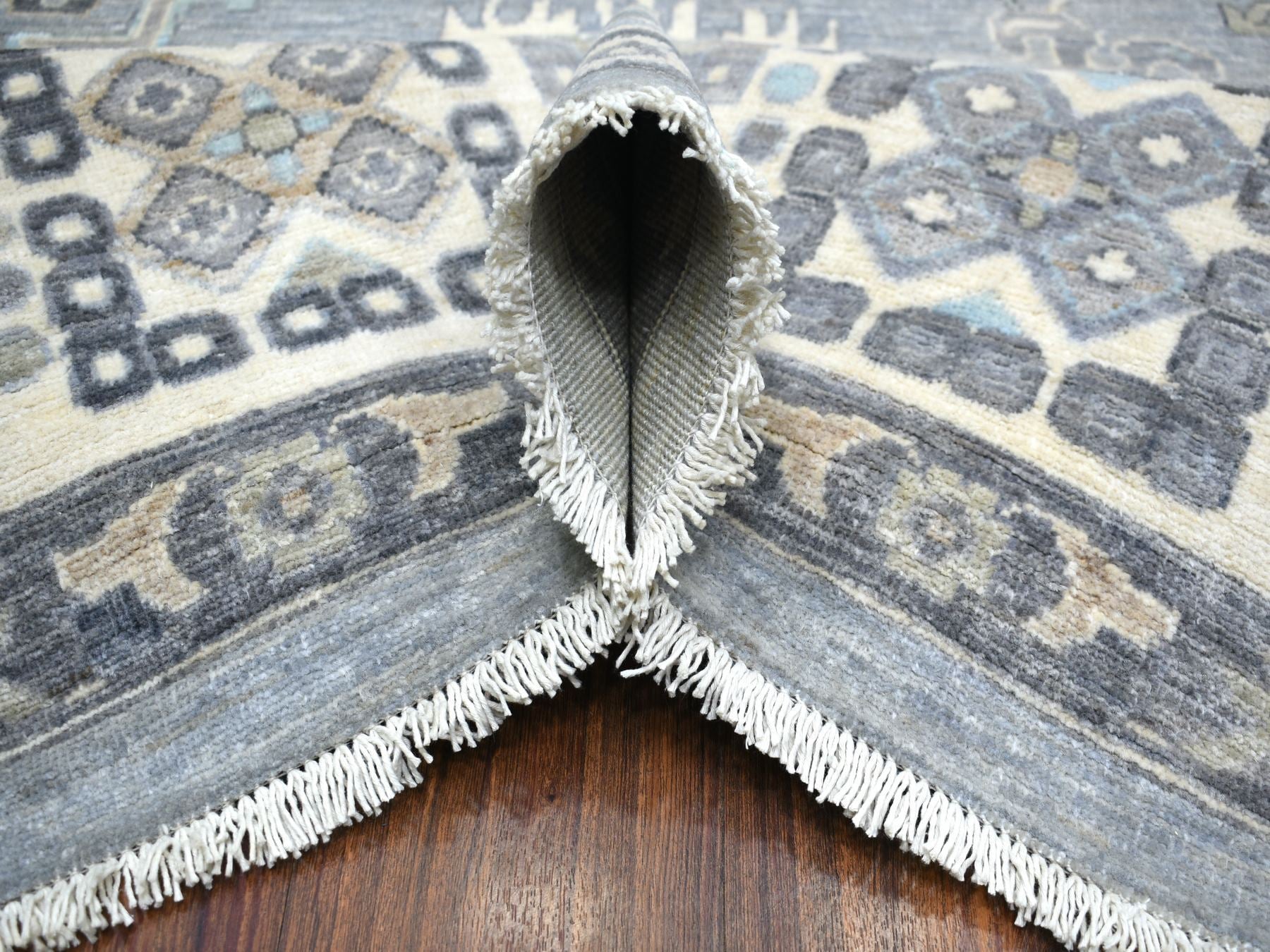 Heriz Oushak hand-knotted wool rug in Gray & Ivory, 9' x 12' — SKU O071451 (view 5)