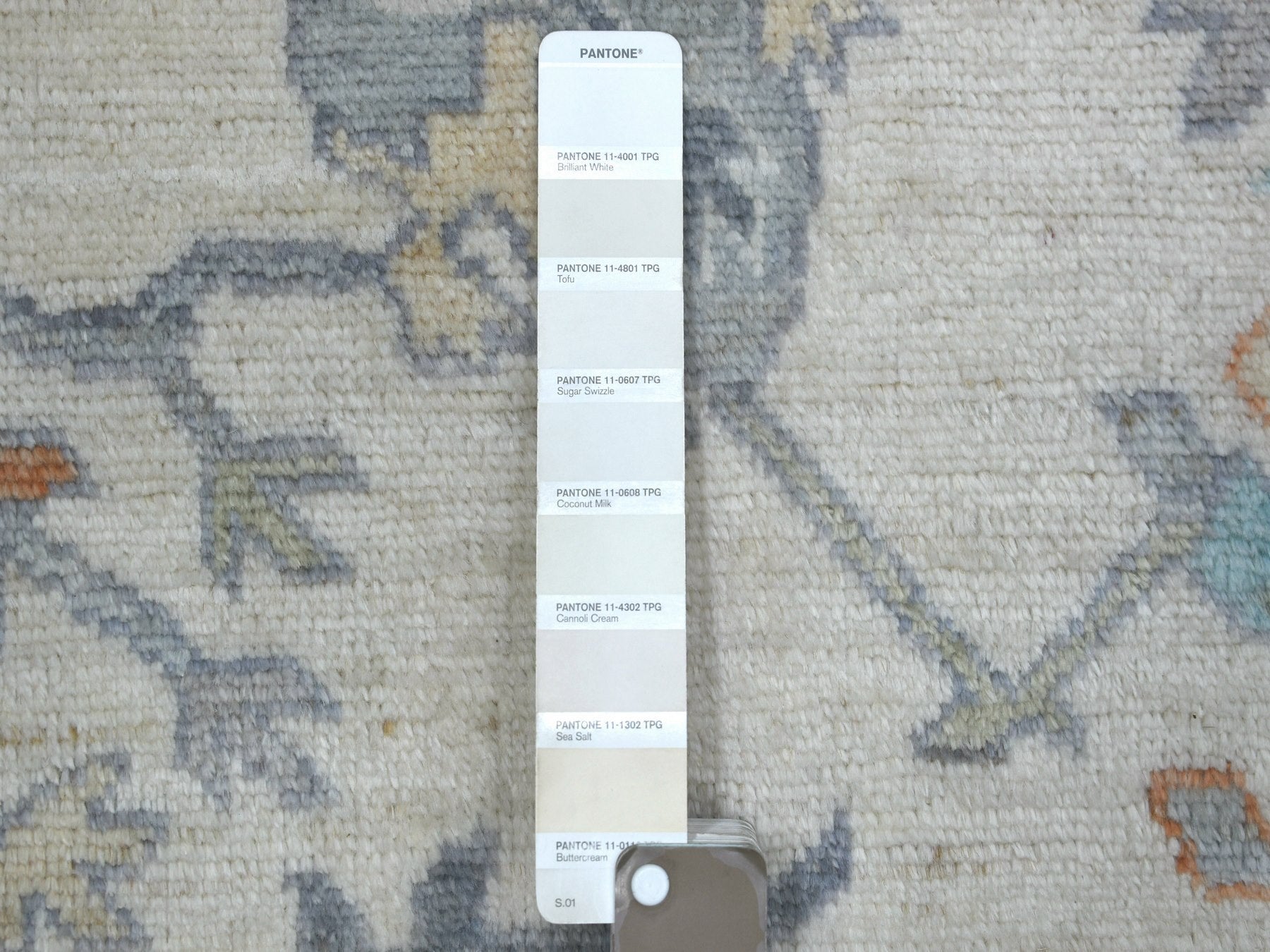 Oushak Oushak hand-knotted wool runner in Ivory & Light Blue, 2'7" x 9'8" — SKU O071507 (view 3)