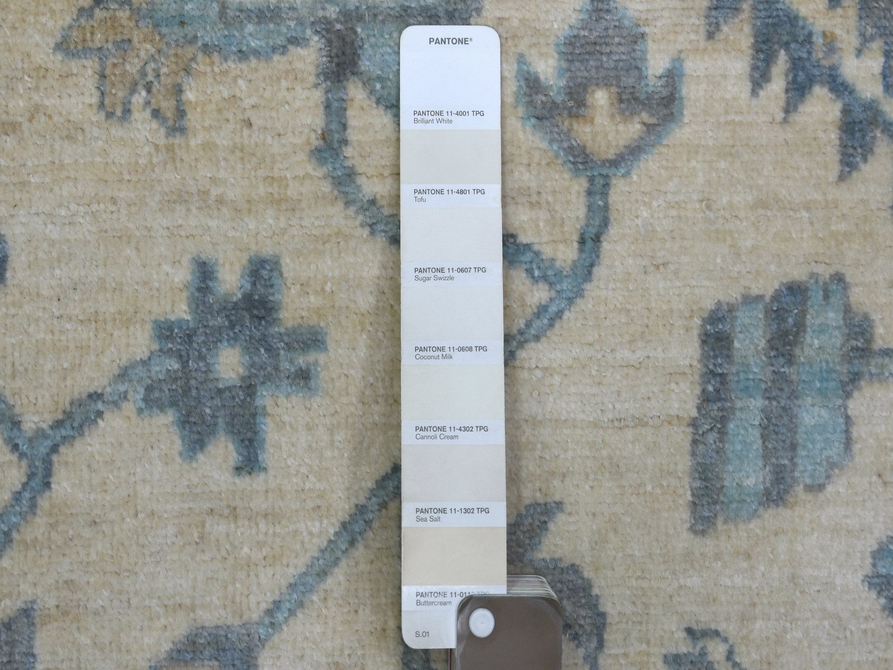 Heriz Oushak hand-knotted wool rug in Ivory & Gray, 9'1" x 11'9" — SKU O071619 (view 7)