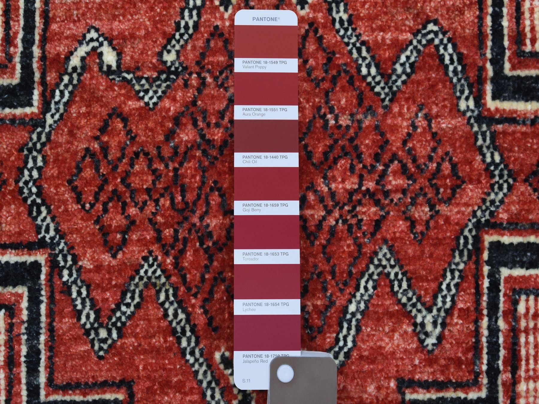 Peshawar Oushak hand-knotted wool rug in Red, 5'10" x 8'10" — SKU O071729 (view 3)
