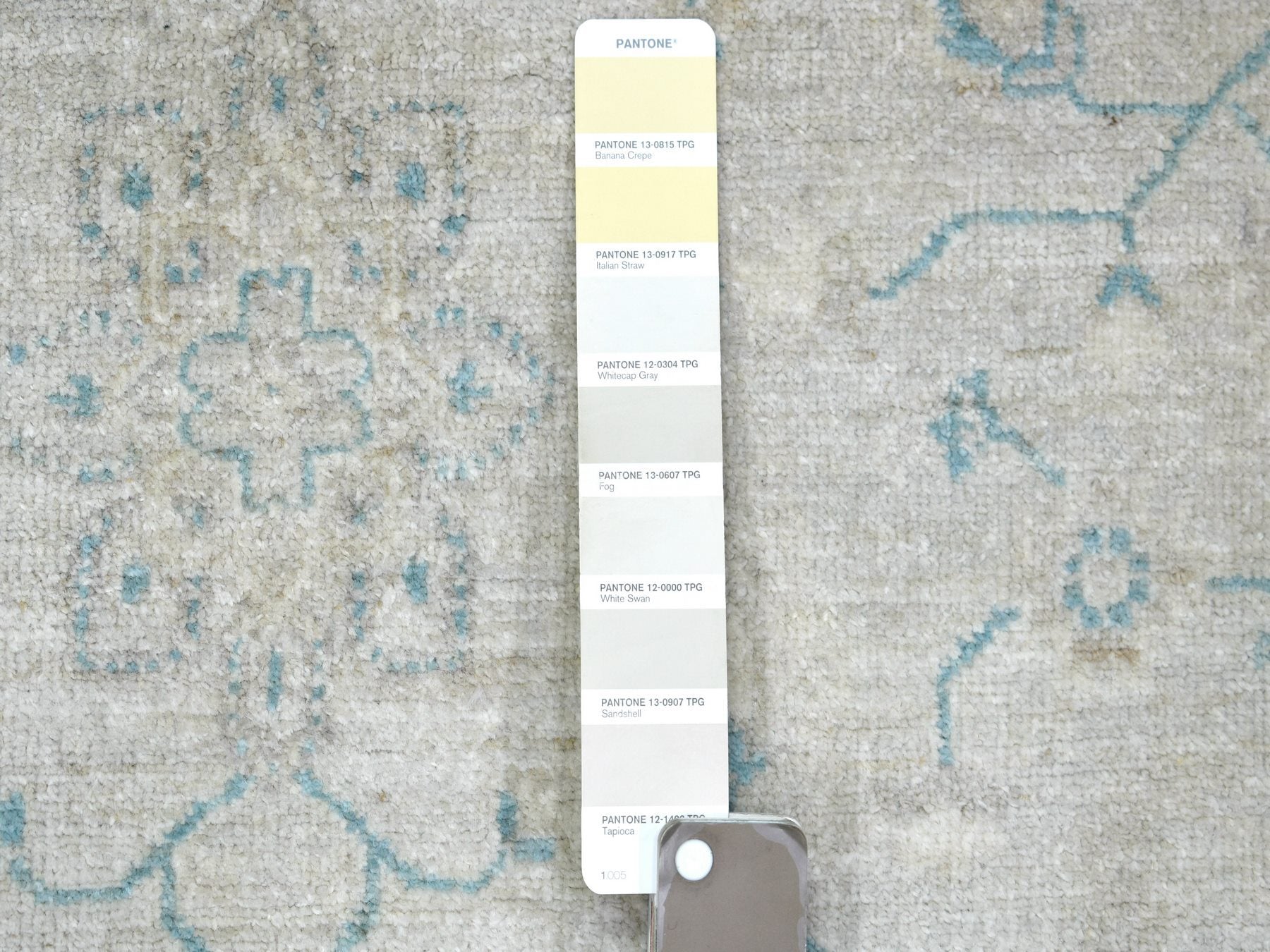 Peshawar Oushak hand-knotted wool rug in Ivory, 4' x 5'9" — SKU O071733 (view 3)