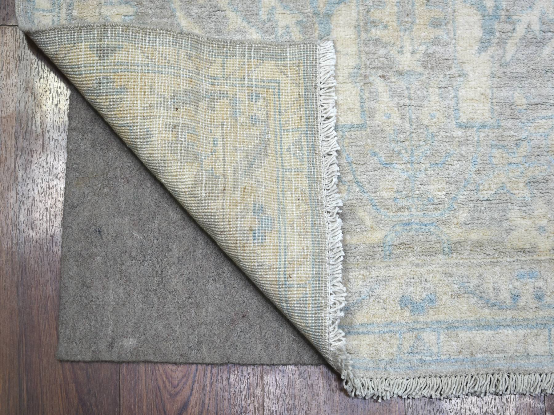 Peshawar Oushak hand-knotted wool rug in Gray & Ivory, 3' x 5' — SKU O071980 (view 2)