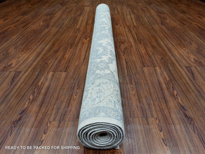 Heriz Oushak hand-knotted wool rug in Ivory & Blue, 6'1" x 9' — SKU O072536 (view 4)