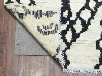 Tribal & Geometric hand-knotted wool rug in Ivory, 9'10" x 13'8" — SKU O072616 (view 4)