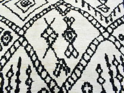 Tribal & Geometric hand-knotted wool rug in Ivory, 9'10" x 13'8" — SKU O072616 (view 8)