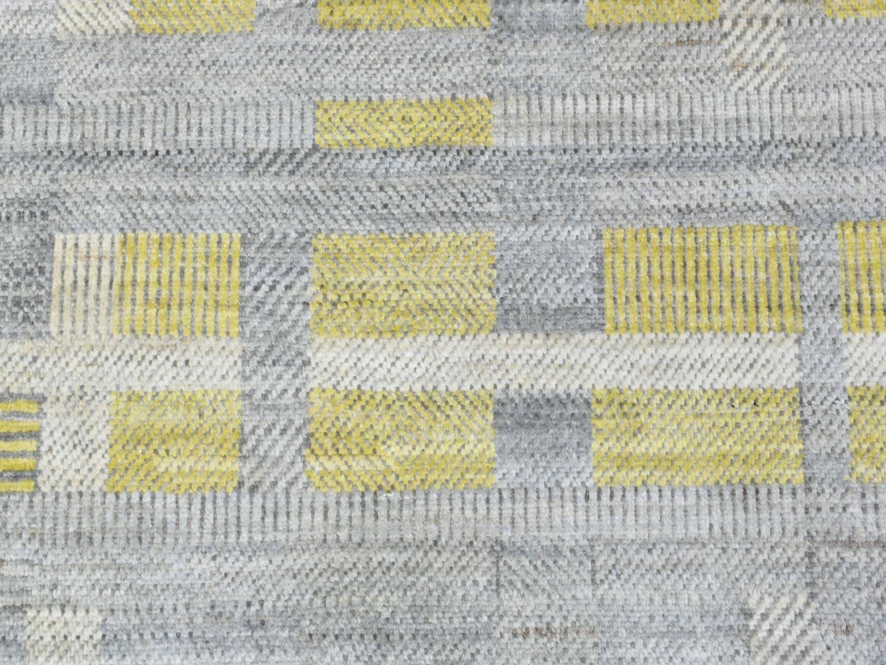 Modern / Contemporary hand-knotted wool rug in Gray, 7'9" x 10'2" — SKU O072672 (view 8)