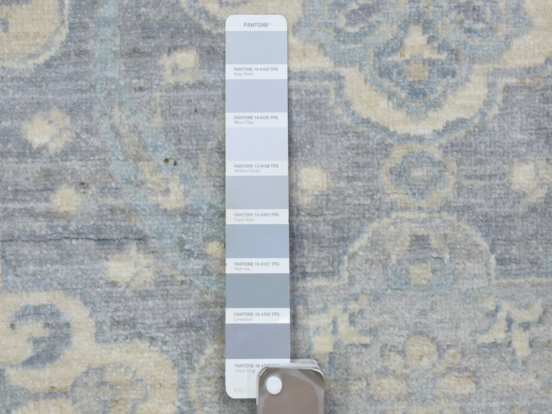 Mahal Oushak hand-knotted wool rug in Gray, 2'8" x 7'7" — SKU O072687 (view 3)