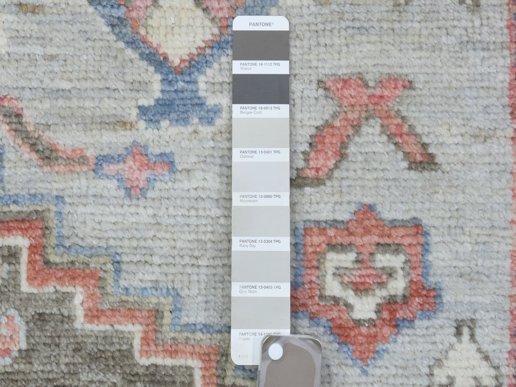 Tribal & Geometric hand-knotted wool rug in Gray & Brown, 8'2" x 10'3" — SKU O072820 (view 7)