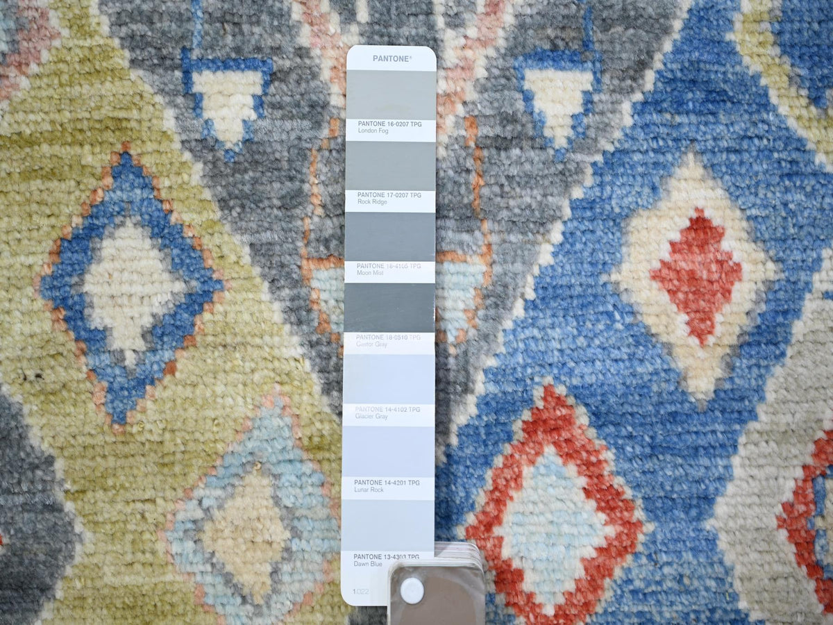 Tribal & Geometric hand-knotted wool rug in Gray, 5'10" x 9'1" — SKU O073098 (view 4)
