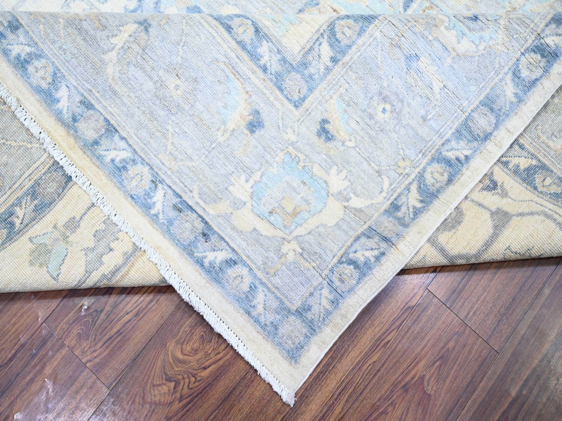 Heriz Oushak hand-knotted wool rug in Ivory & Gray, 7'10" x 9'7" — SKU O073279 (view 6)