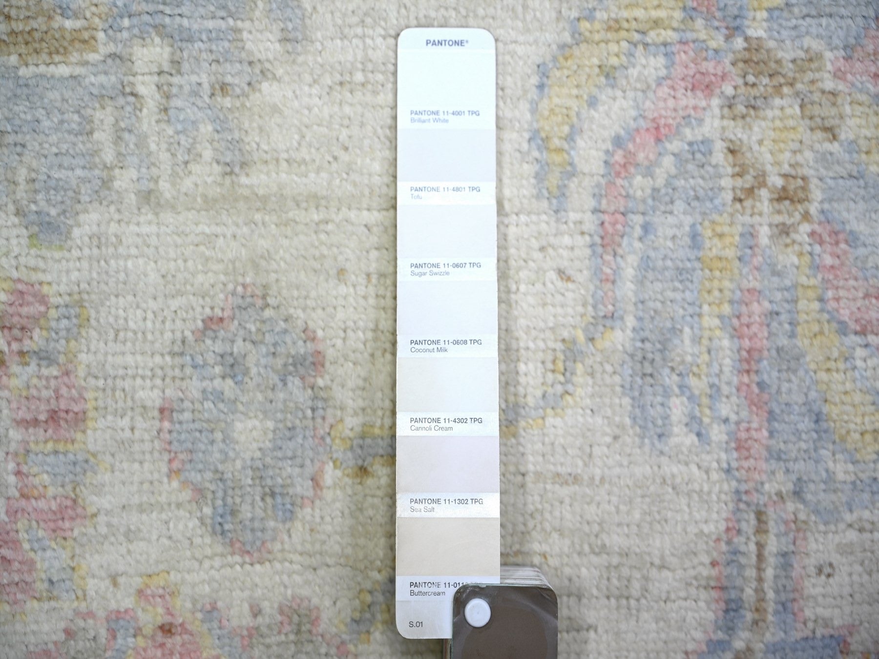 Oushak Oushak hand-knotted wool runner in Ivory, 2'8" x 19'1" — SKU O073648 (view 3)