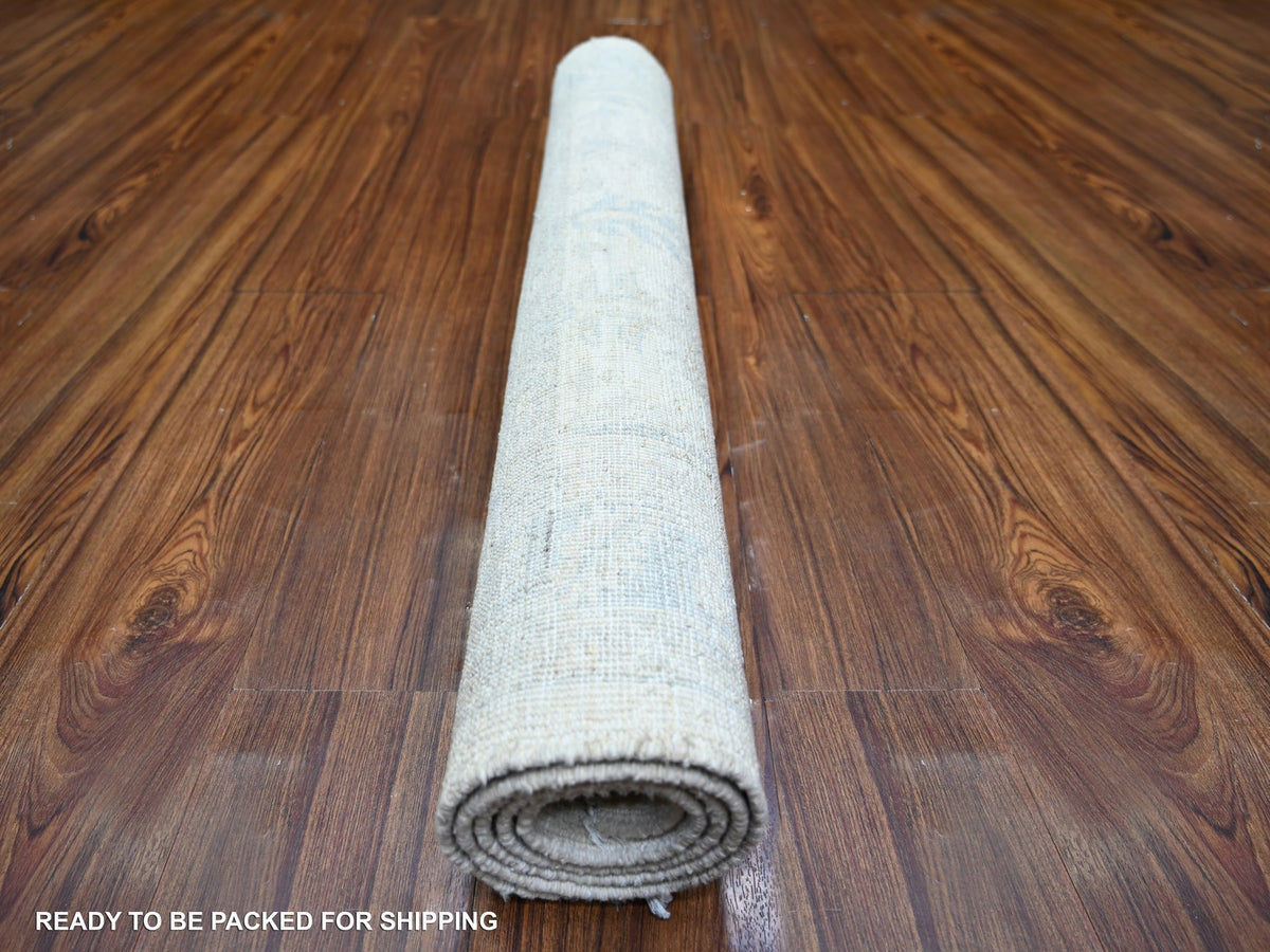Peshawar Oushak hand-knotted wool rug in Ivory, 3'1" x 4'10" — SKU O073679 (view 4)