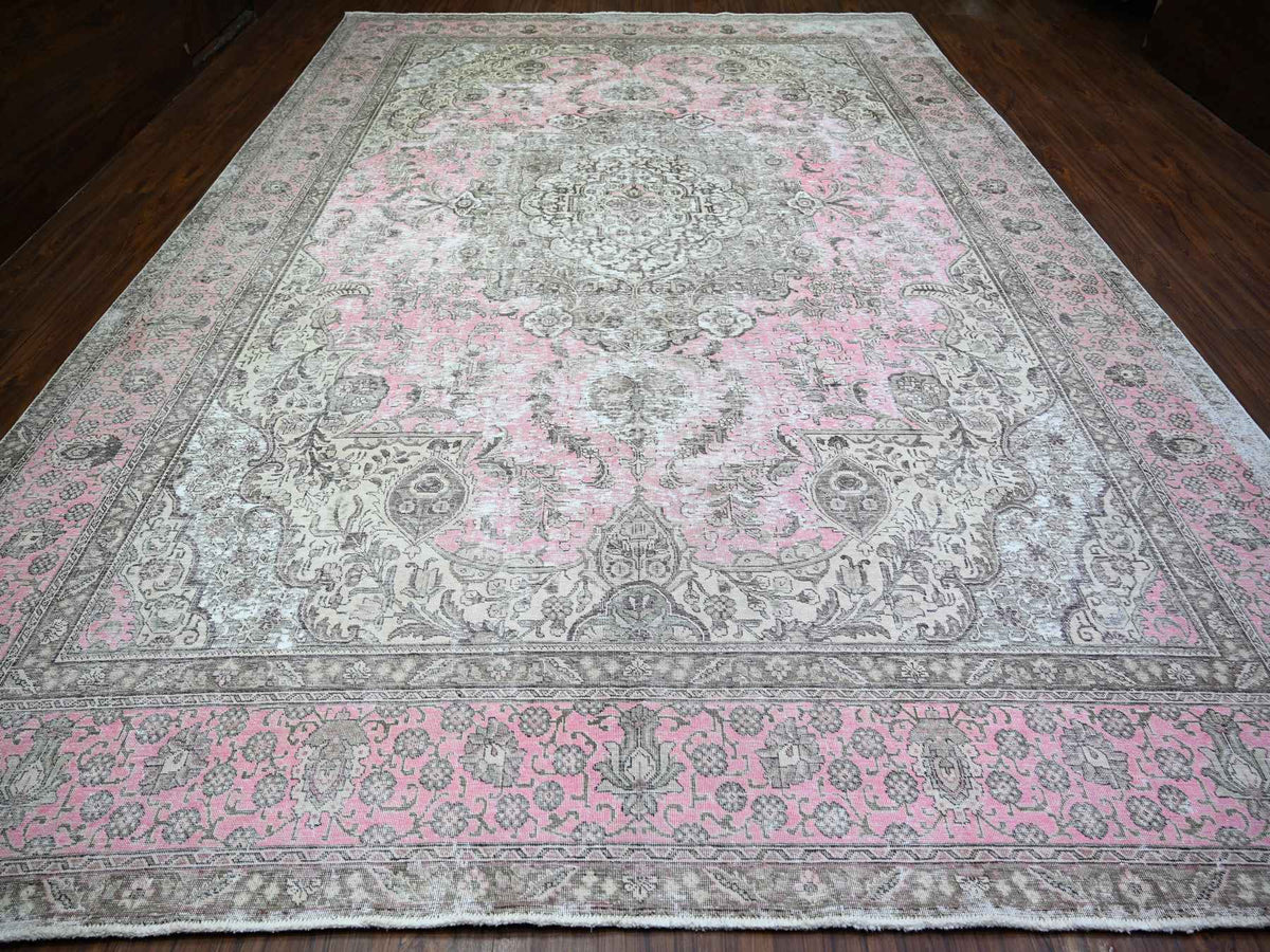 Tabriz Vintage hand-knotted wool rug in Pink, 11'3" x 15'9" — SKU O074481 (view 2)