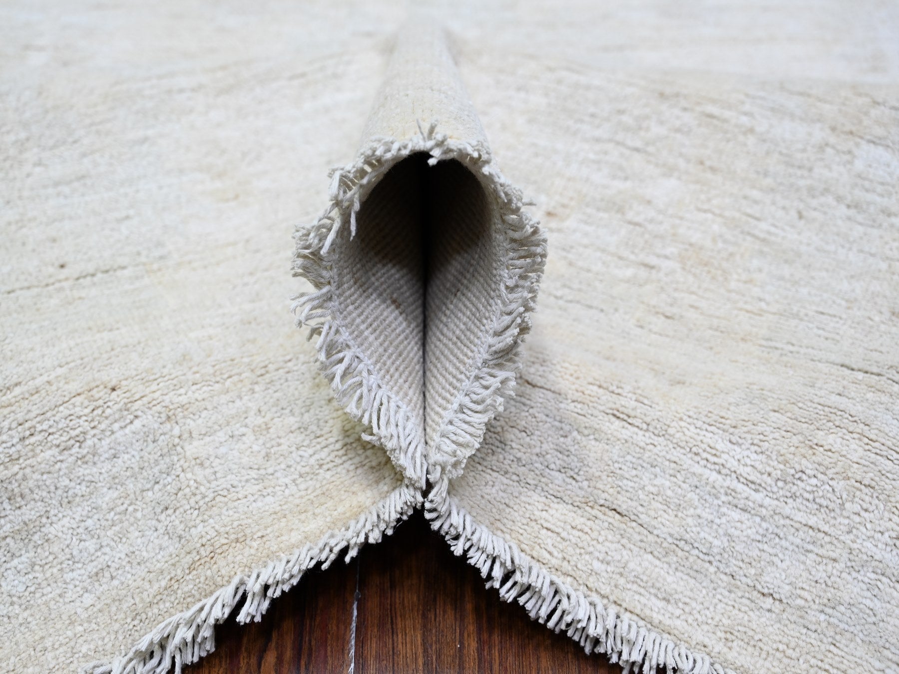 Peshawar Oushak hand-knotted wool rug in Ivory & Cloud Gray, 8'9" x 11'9" — SKU O074516 (view 5)