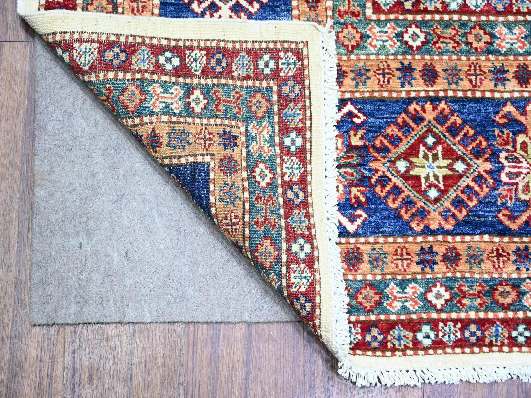 Kazak Kazak hand-knotted wool rug in Ivory & Air Force Blue, 8'4" x 11'5" — SKU O074547 (view 4)