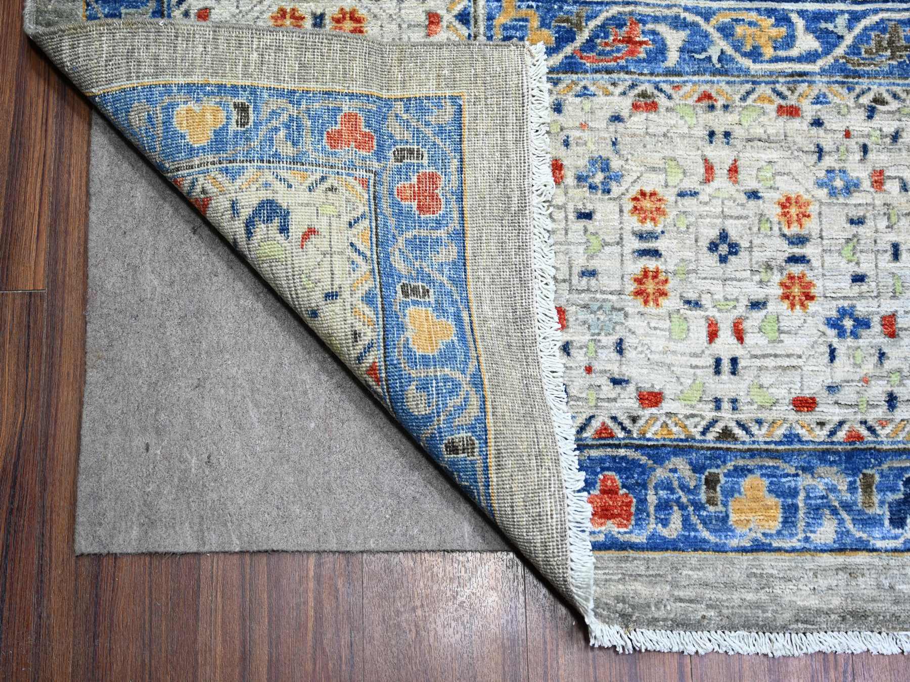 Mamluk Mamluk hand-knotted wool rug in Gray & Gentle Gray, 11'9" x 16'1" — SKU O074556 (view 4)