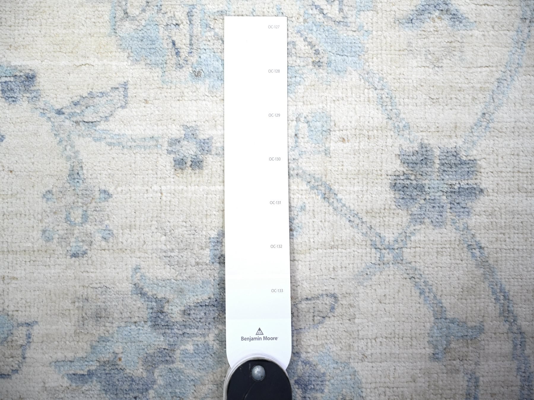 Peshawar Oushak hand-knotted wool runner in Ivory & Silver Chalice, 2'10" x 9'7" — SKU O074582 (view 3)