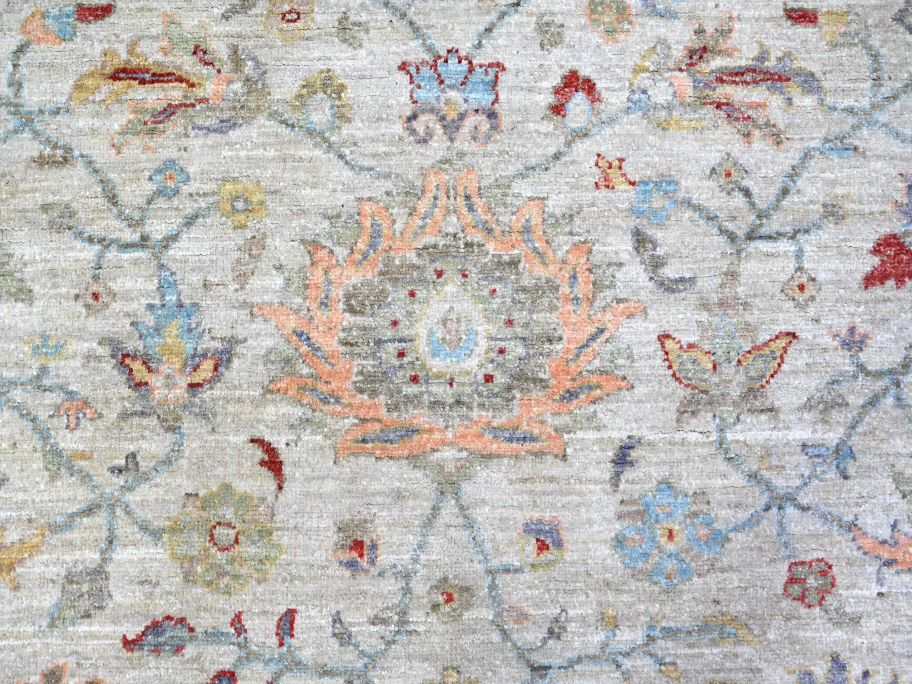 Mahal Oushak hand-knotted wool rug in Ivory & Gray, 7'10" x 7'11" — SKU O074596 (view 8)