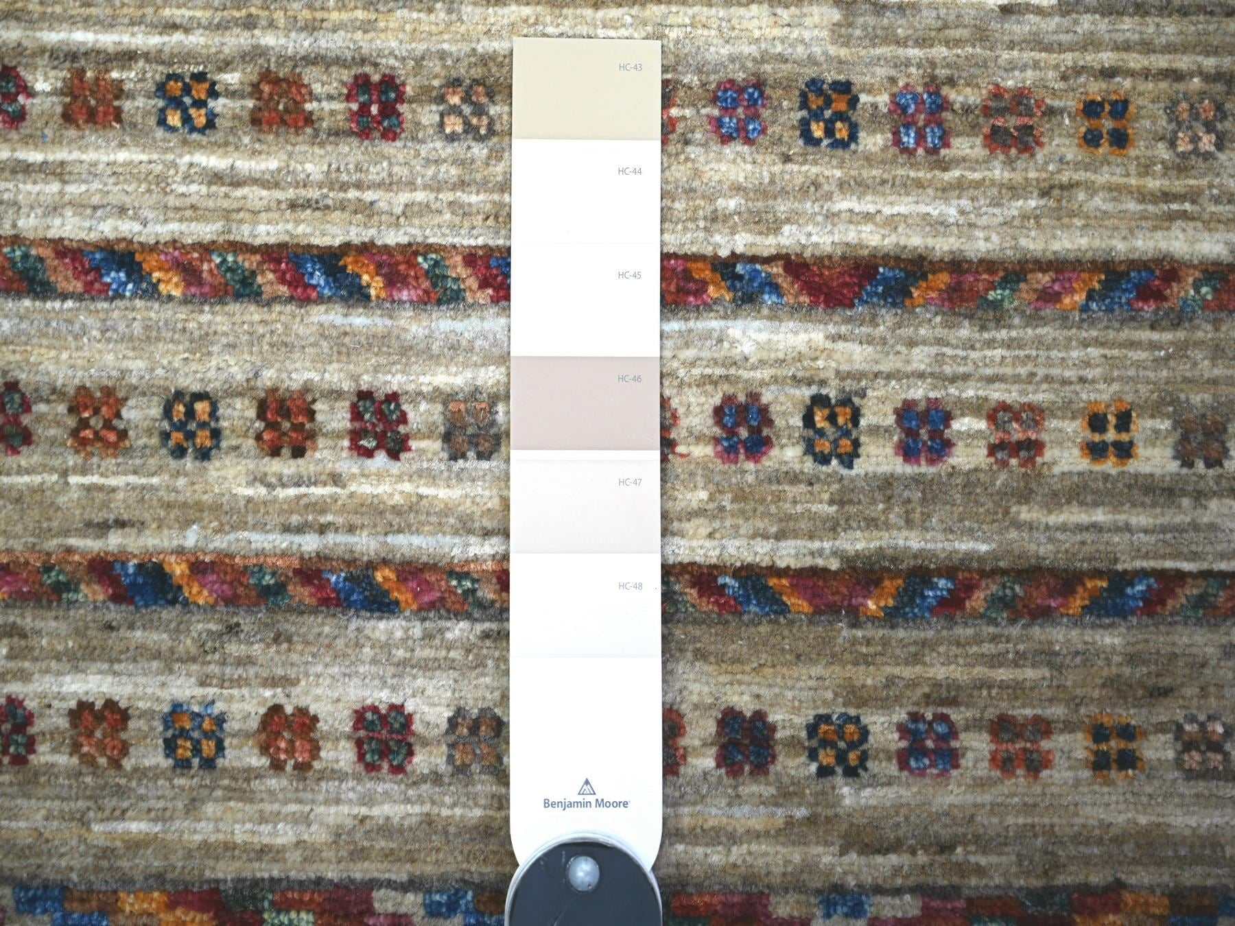 Kazak Kazak hand-knotted wool rug in Ivory, 8'10" x 11'10" — SKU O074619 (view 7)