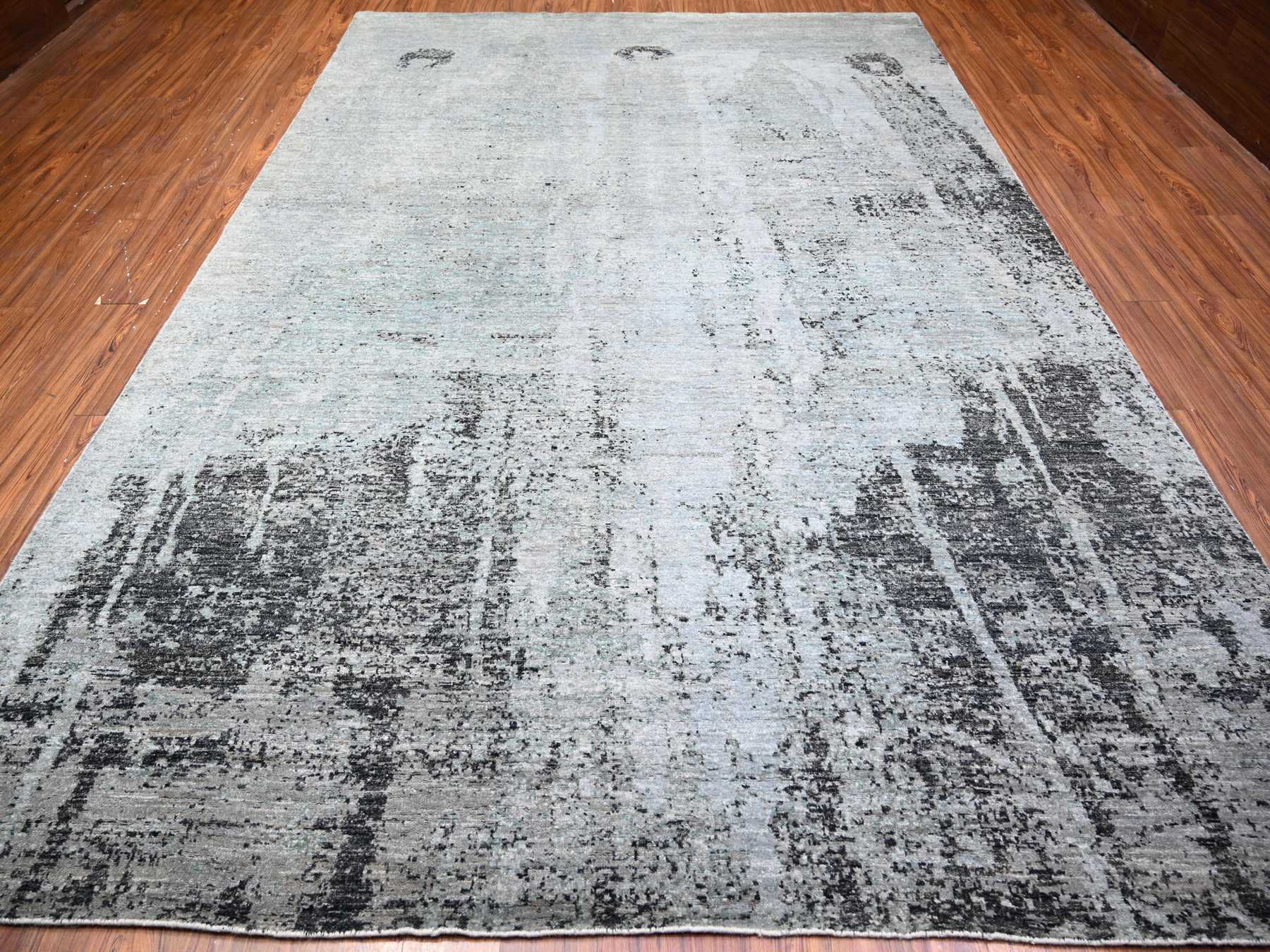 Modern / Contemporary hand-knotted wool rug in Gray, 8'10" x 12'9" — SKU O074628 (view 2)