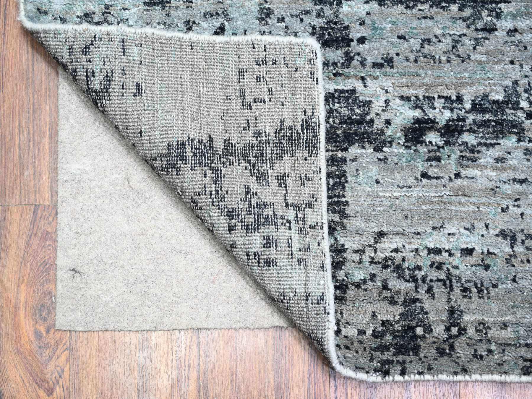 Modern / Contemporary hand-knotted wool rug in Gray, 8'10" x 12'9" — SKU O074628 (view 4)