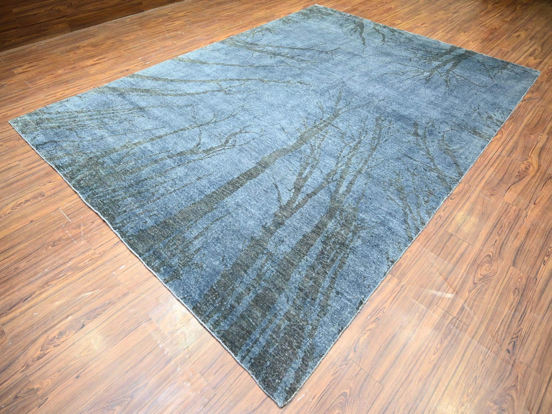 Modern / Contemporary hand-knotted wool rug in Gray, 8'10" x 12'1" — SKU O074629 (view 3)