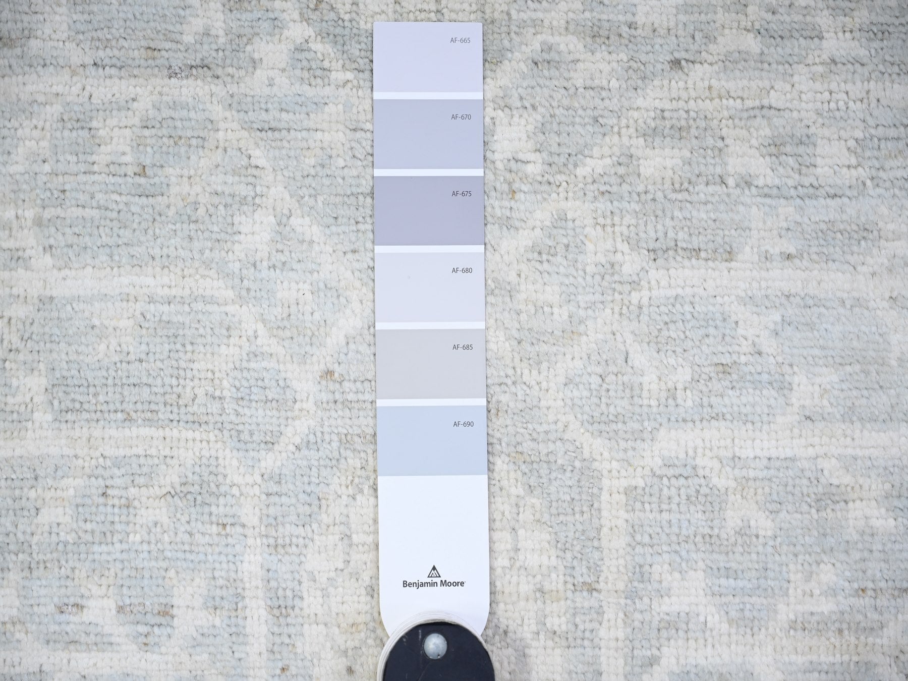 Khotan Khotan hand-knotted wool rug in Gray, 7'11" x 9'10" — SKU O074640 (view 7)