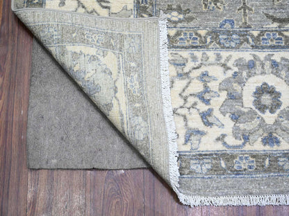 Heriz Heriz hand-knotted wool rug in Gray & Delicate White, 7'10" x 9'9" — SKU O074679 (view 4)