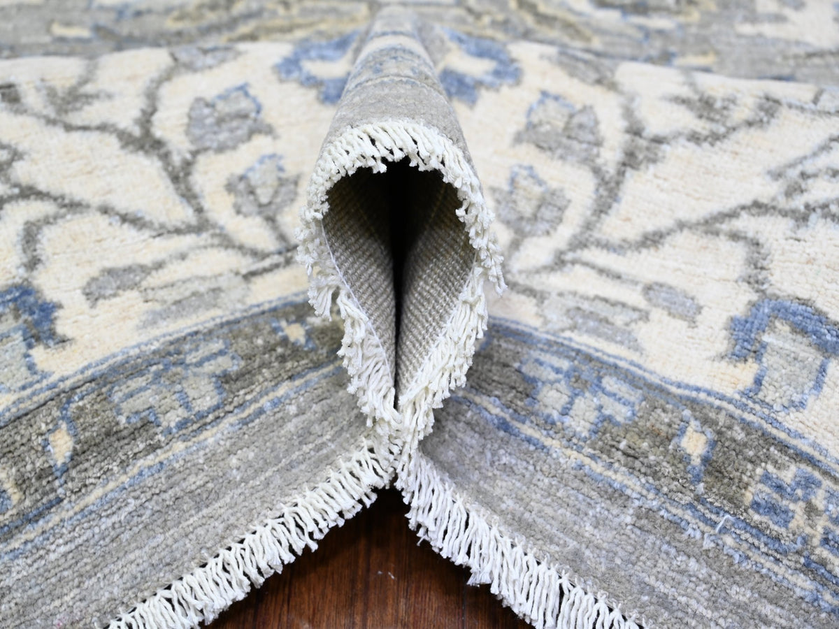 Heriz Heriz hand-knotted wool rug in Gray & Delicate White, 7'10" x 9'9" — SKU O074679 (view 5)