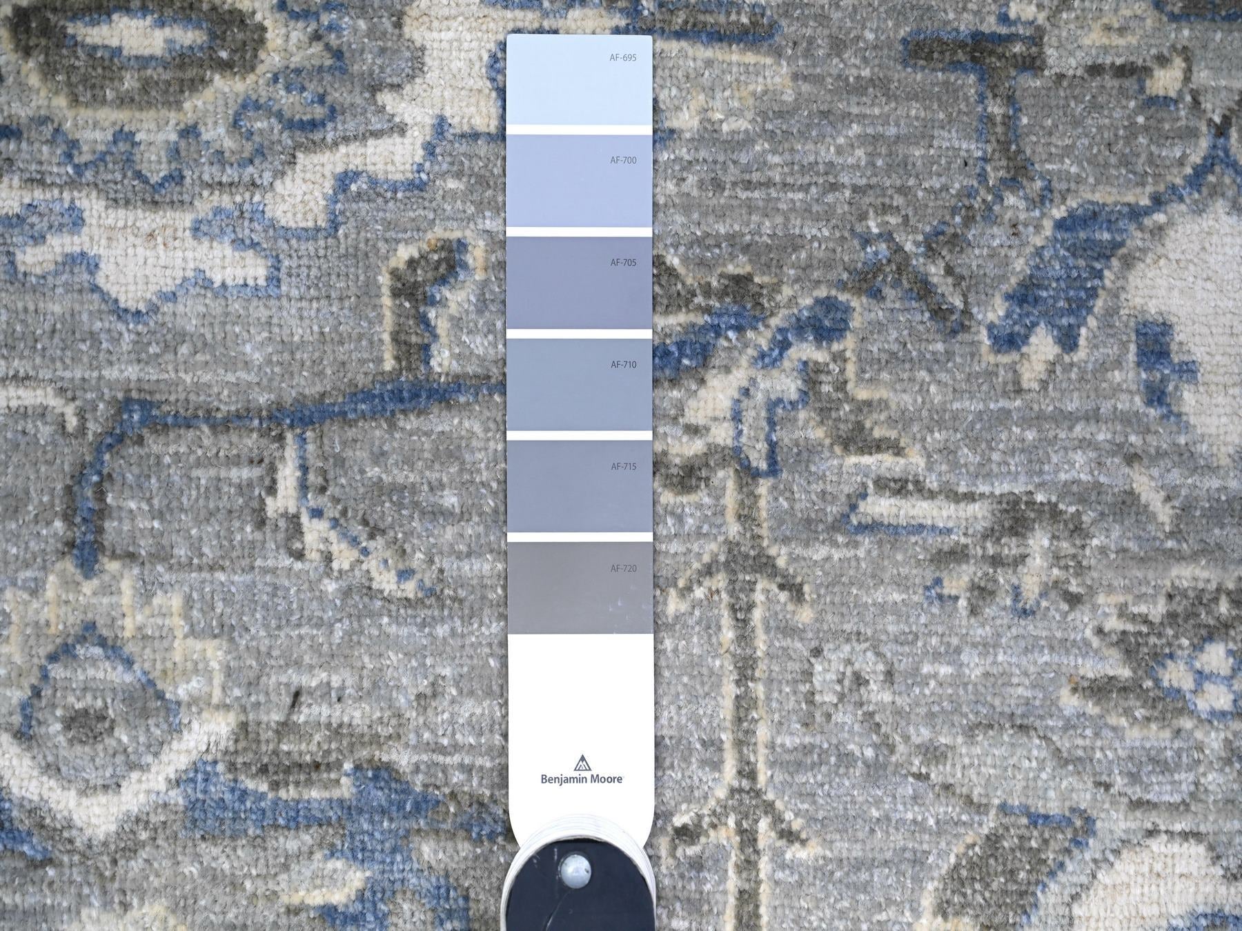 Heriz Heriz hand-knotted wool rug in Gray & Delicate White, 7'10" x 9'9" — SKU O074679 (view 7)