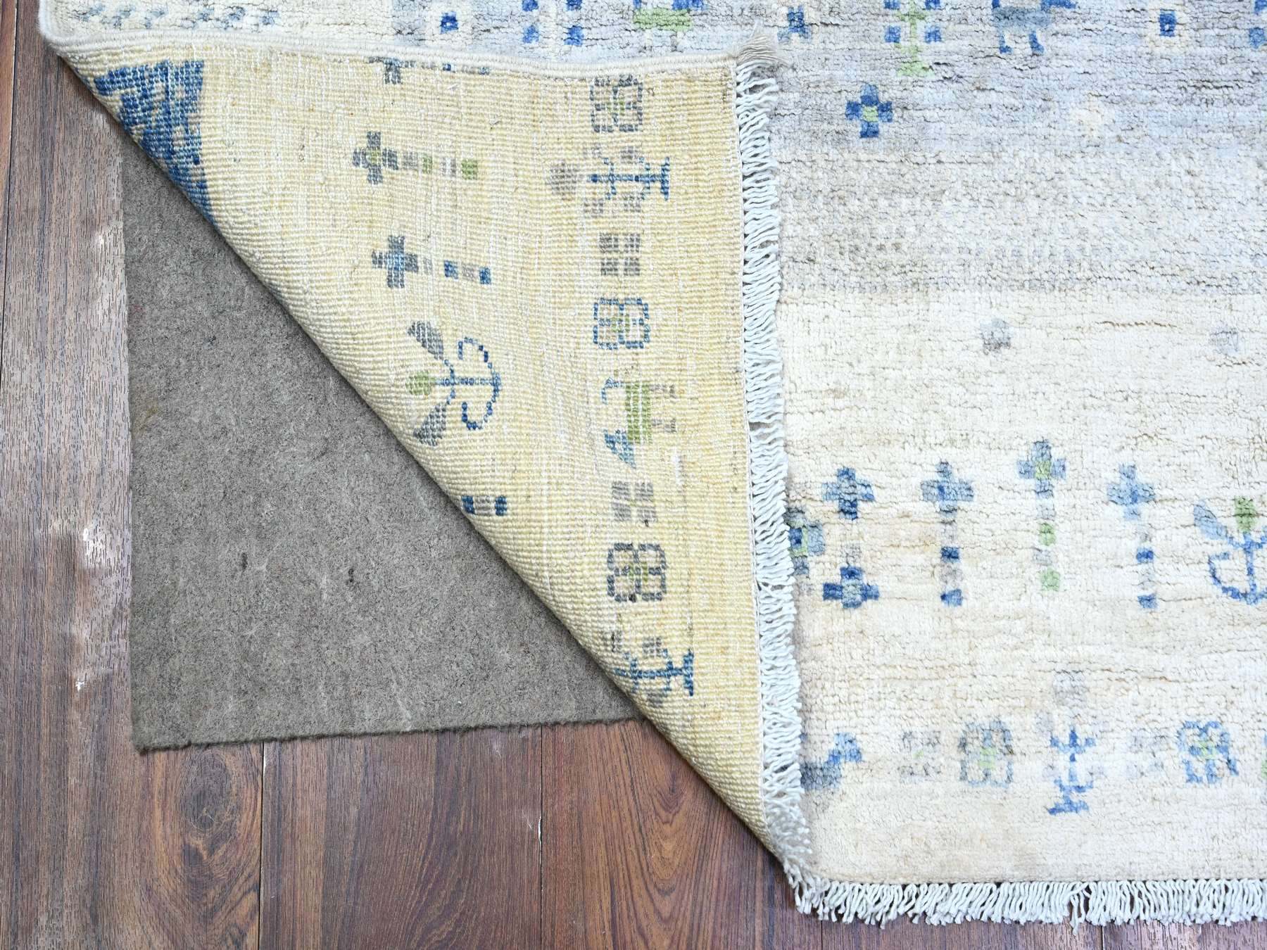 Gabbeh Tribal & Geometric hand-knotted wool rug in Gray, 6' x 8'8" — SKU O074692 (view 2)